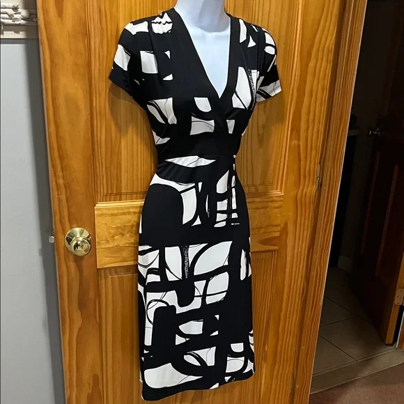 Axcess Black and White Dress - Picture 3 of 11